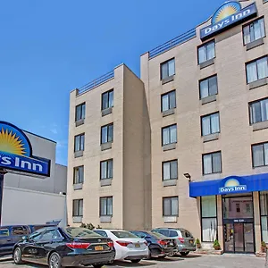 2* Hotel Days By Wyndham Brooklyn